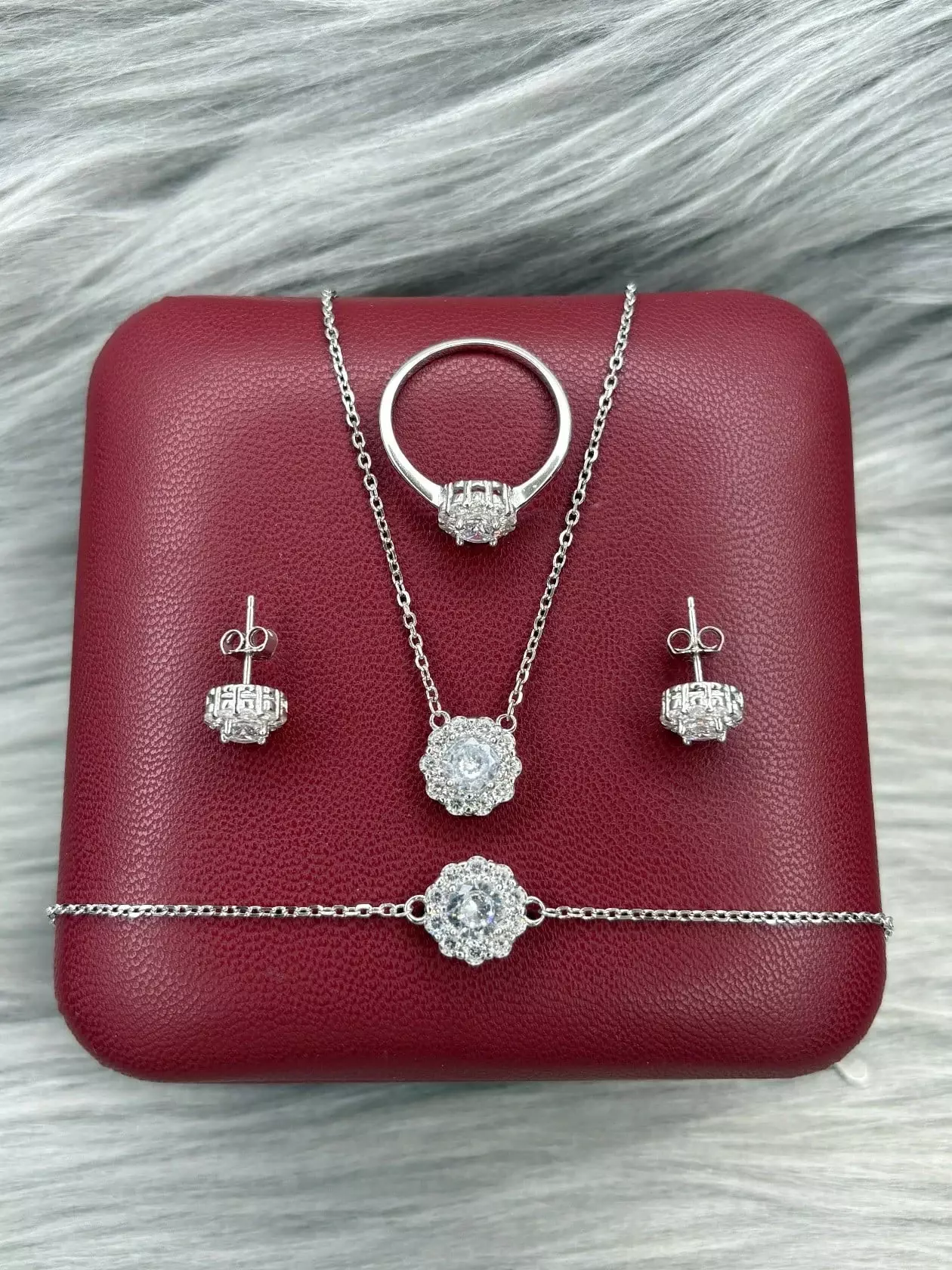 Gümüş dəst 925 əyar zirkon qaşlı, üzük, boyunbağı, qolbağ, 11.29gr, GB_CD9638